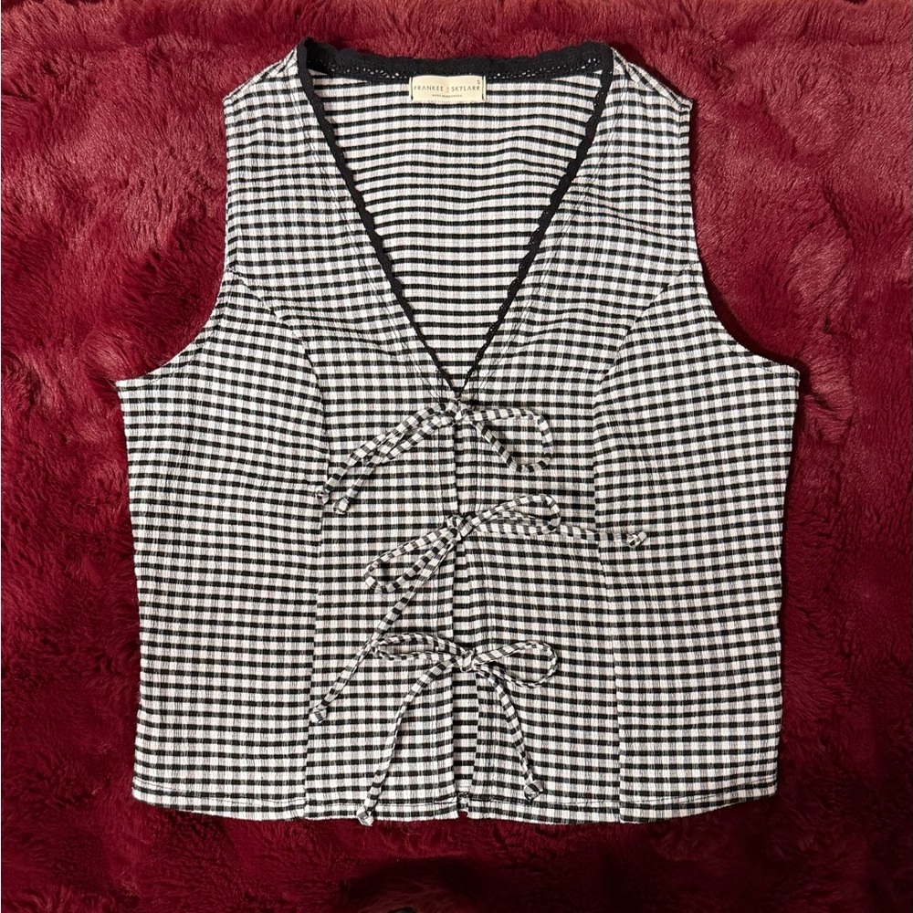 B&W Gingham Sleeveless Top - Picture 7 of 7